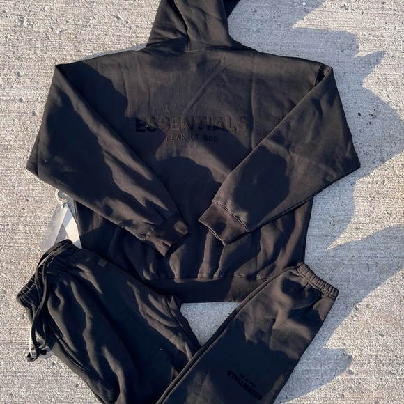 Essentials tracksuit - Picture 7 of 8